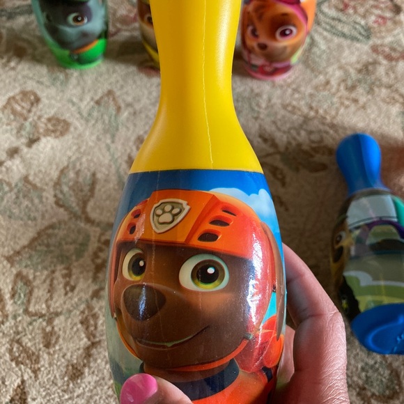 Bowling Pins for kids.Play indoors or outdoors. 6 pins.2 balls. Paw Patrol - Picture 5 of 14